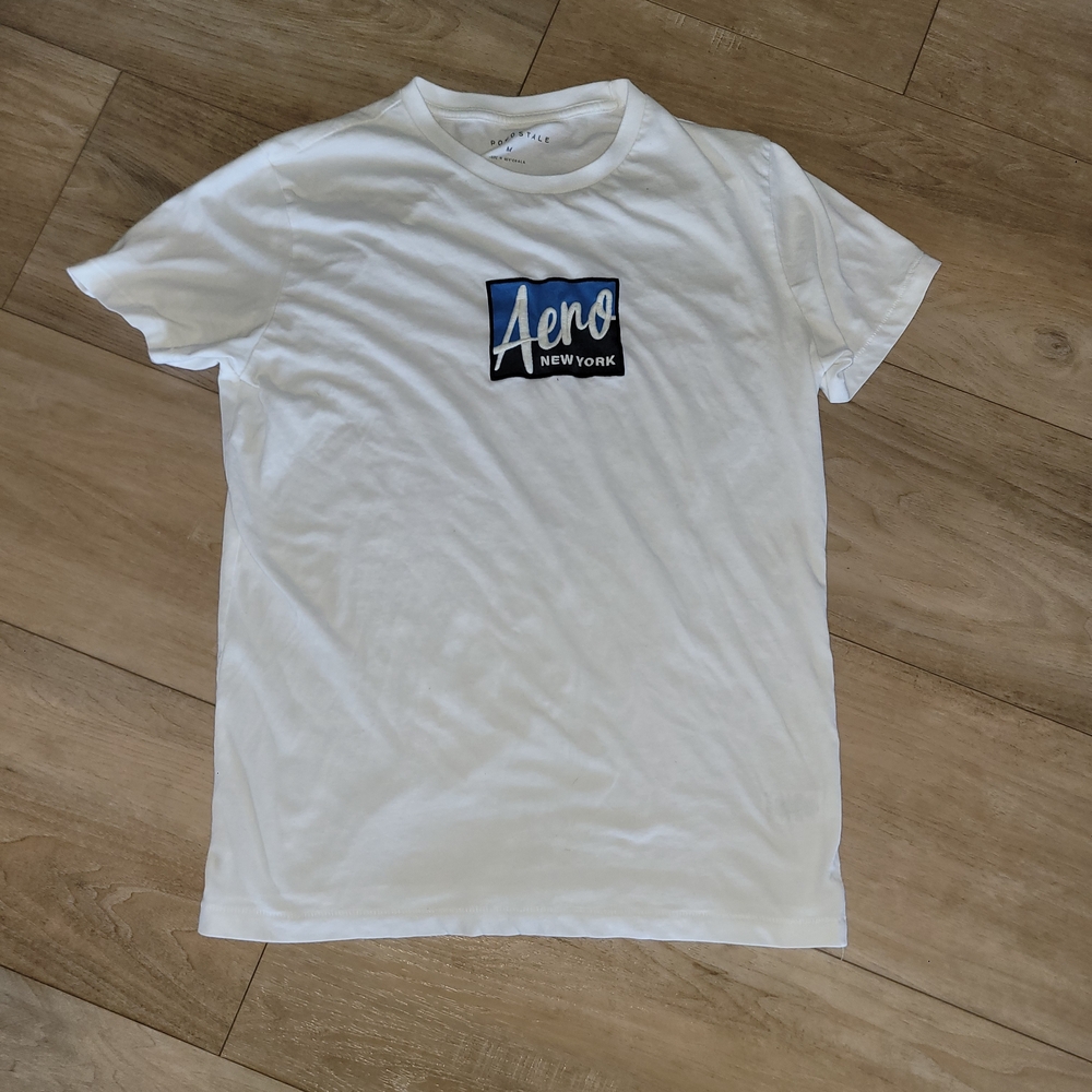 Aeropostale White Tee with Blue Graphic - Short Sleeve